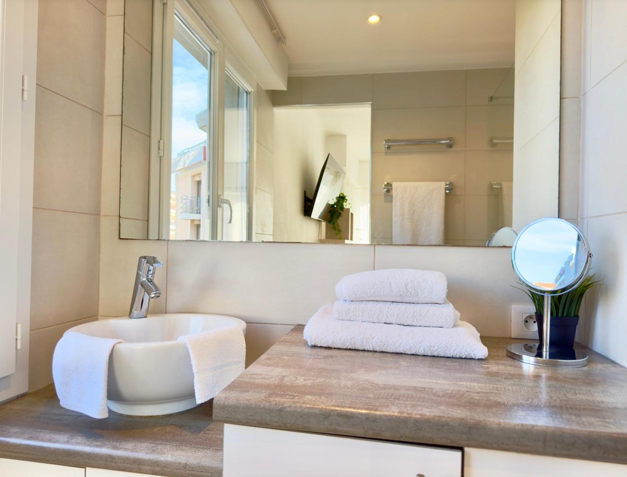 Superbe Appartement Avec Terrasse 1Mn Des Plages De La Croisette คานส์ ภายนอก รูปภาพ